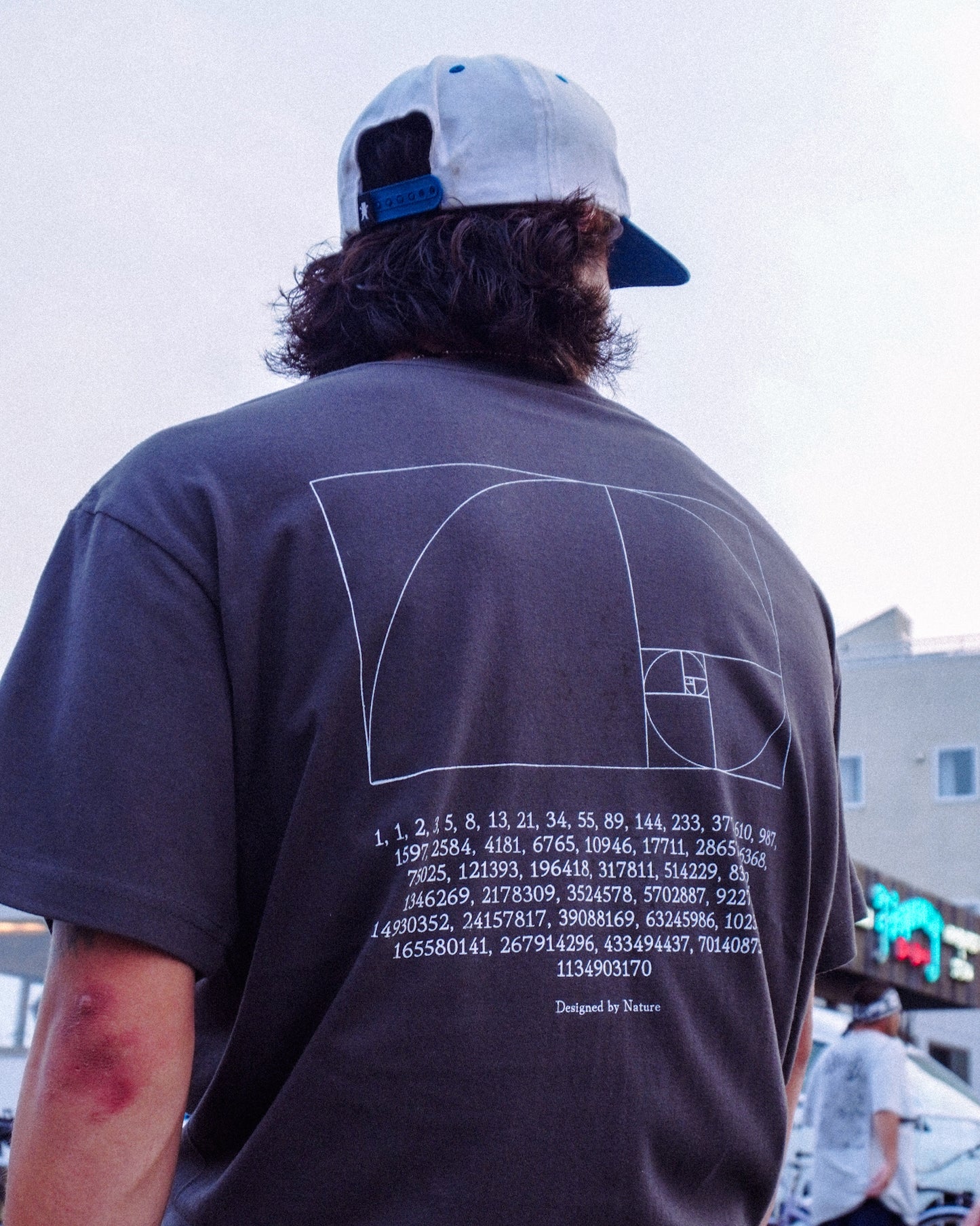 universe S/S Tee